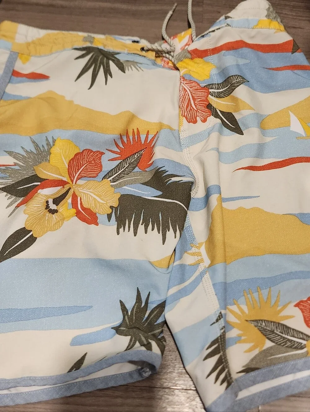 VISSLA Mens Tropical Hibiscus Board Shorts Stretch Trunks